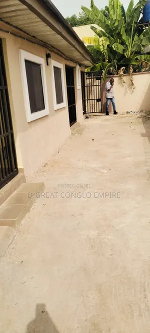 1bdrm Block of Flats in Midwifery, Oshimili South for rent