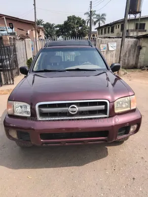 Nissan Pathfinder SE RWD SUV (3.5L 6cyl 4A) 2002 Burgundy