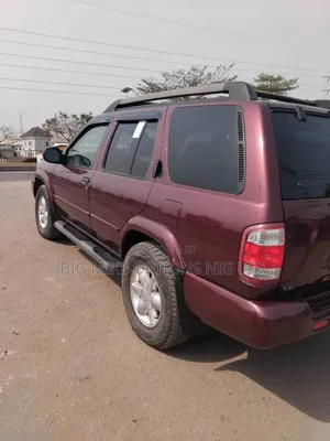 Nissan Pathfinder SE RWD SUV (3.5L 6cyl 4A) 2002 Burgundy