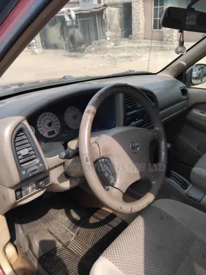 Nissan Pathfinder SE RWD SUV (3.5L 6cyl 4A) 2002 Burgundy