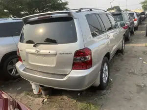 Toyota Highlander V6 2005 Gray
