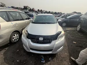 Toyota Matrix S Hatchback AWD (2.4L 4cyl 4A) 2009 Silver