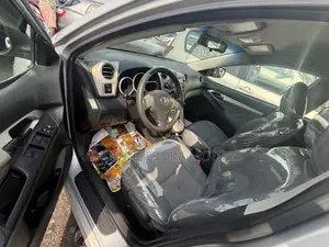 Toyota Matrix S Hatchback AWD (2.4L 4cyl 4A) 2009 Silver