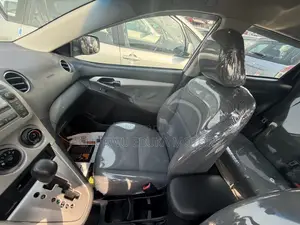 Toyota Matrix S Hatchback AWD (2.4L 4cyl 4A) 2009 Silver
