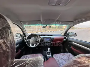 New Toyota Hilux 2024 White