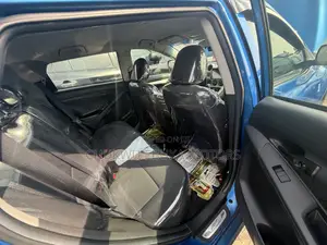 Toyota Matrix S Hatchback AWD (2.4L 4cyl 4A) 2010 Blue