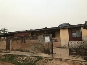 15bdrm Bungalow in Ibadan for sale