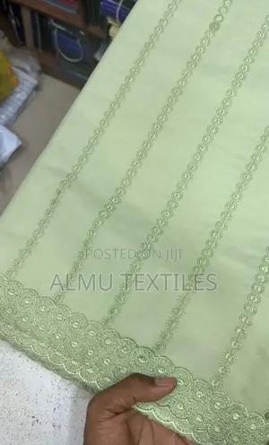 Pique Men Lace