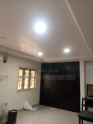 4bdrm Bungalow in Adeniyi Jones, Ikeja for rent