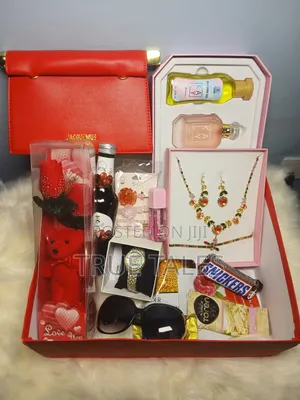 Exclusive Female Gift Set Containing Jewelleries, Perfumes And Others