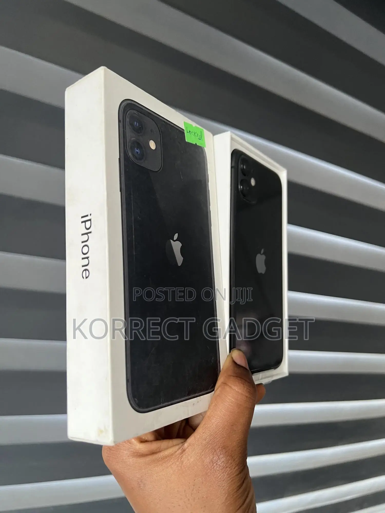 New Apple iPhone 11 64 GB Black