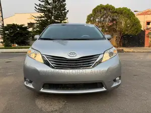 Toyota Sienna XLE 7 Passenger 2011 Gray