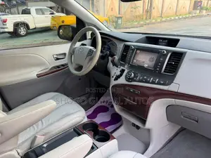 Toyota Sienna XLE 7 Passenger 2011 Gray