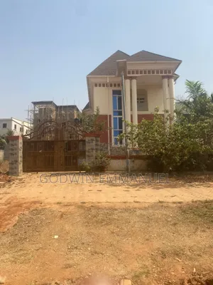 5bdrm Duplex in Resettlement for rent