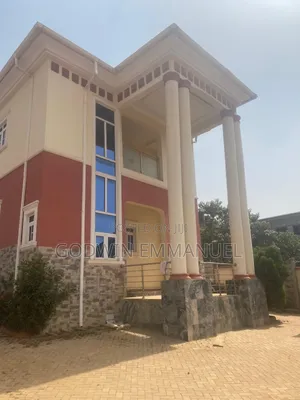 5bdrm Duplex in Resettlement for rent