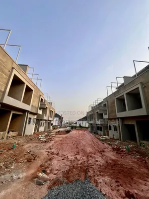 4bdrm Penthouse in Carlton Gate, Akobo for sale
