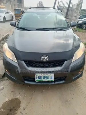 Toyota Matrix S Hatchback FWD (2.4L 4cyl 5A) 2012 Gray
