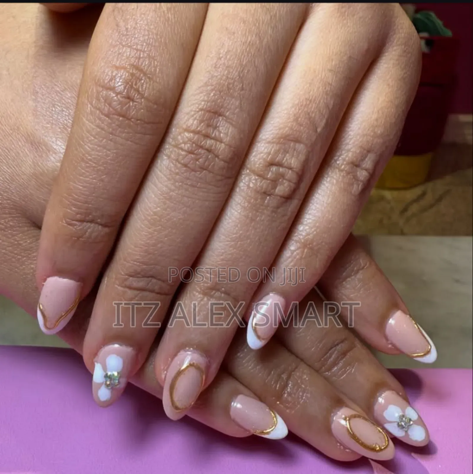 Nails Technician