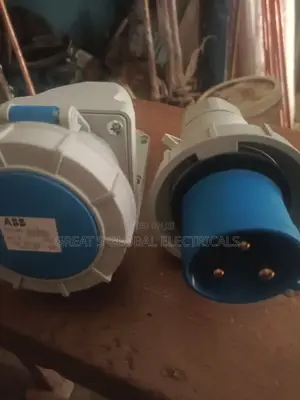 32am Male and Female Industrial Socket