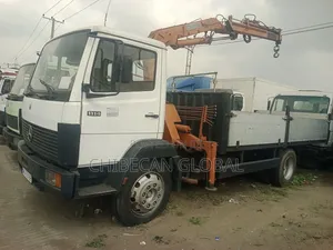 1114 Container Pickup Truck With 4 Tons Crane Tokunbo