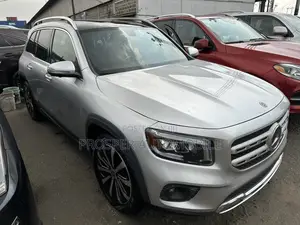 Mercedes-Benz GLB-Class GLB 250 4MATIC 2021 Silver