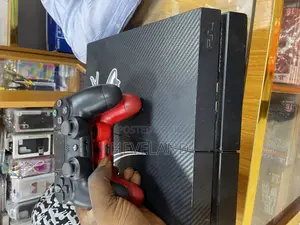 Clean Uk Used Ps4 Fat (With Two Pads)