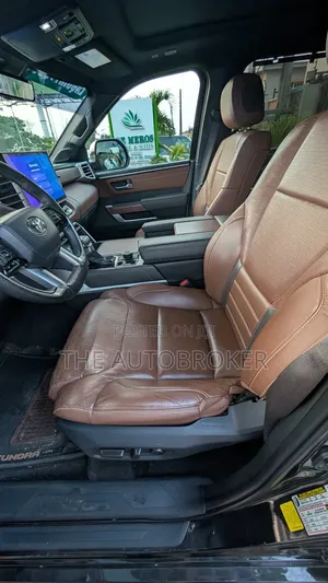 Toyota Tundra 2022 Black