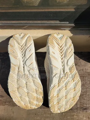 Hoka Clifton 8