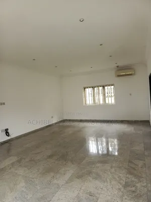 3bdrm Apartment in Near Admiralty Way, Lekki Phase 1 for rent