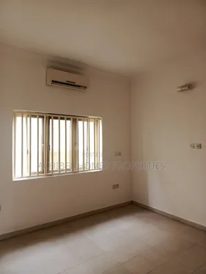 3bdrm Apartment in Near Admiralty Way, Lekki Phase 1 for rent