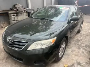 Toyota Camry LE 4dr Sedan (2.5L 4cyl 6AM) 2010