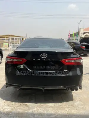 Toyota Camry SE FWD (2.5L 4cyl 8AM) 2018 Black