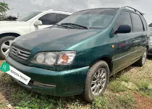 Toyota Previa 2005 Green