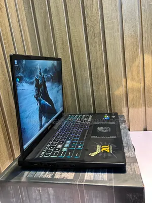 Laptop MSI Crosshair 17 32GB Intel Core I7 SSD 1T