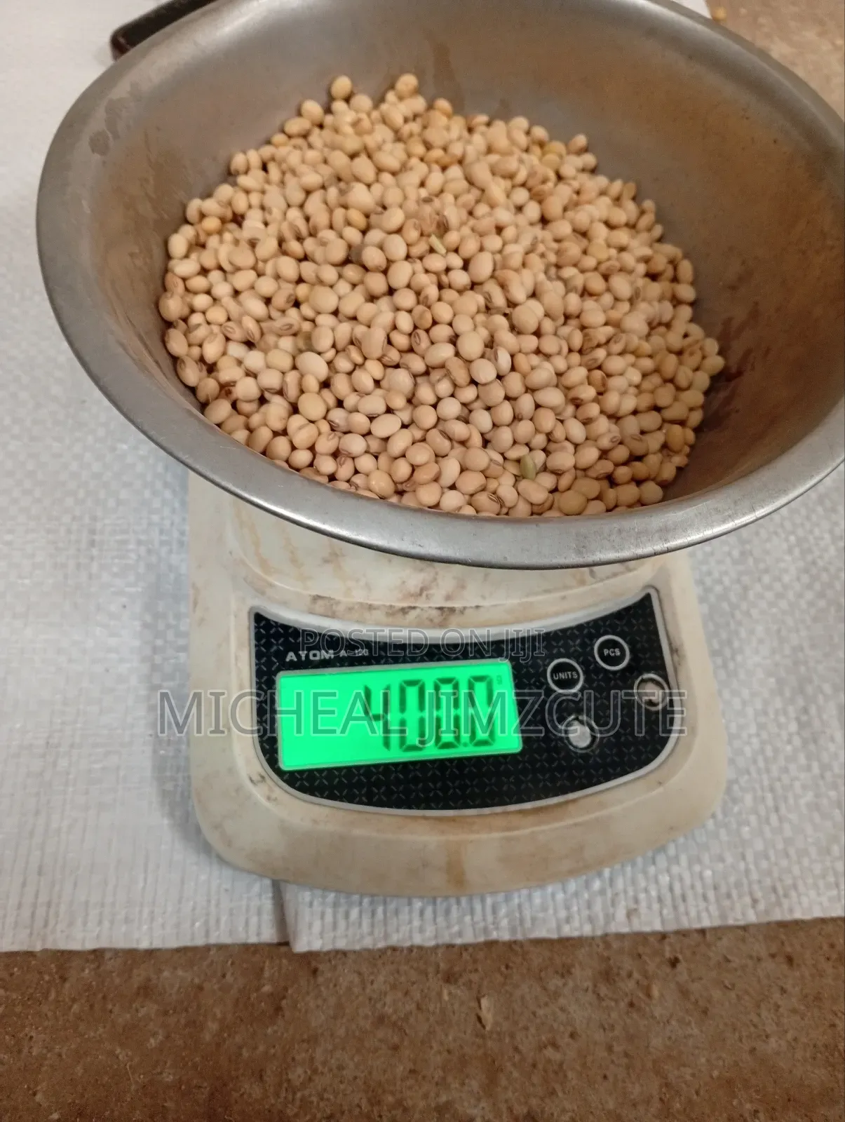 Soyabeans,Raw and Clean