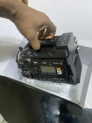 Blackmagic Ursa Mini Pro (Pl Mount) + Sigma 50mm T1.5 Cine Prime