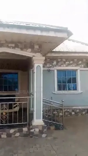 4bdrm Bungalow in Benin City for sale