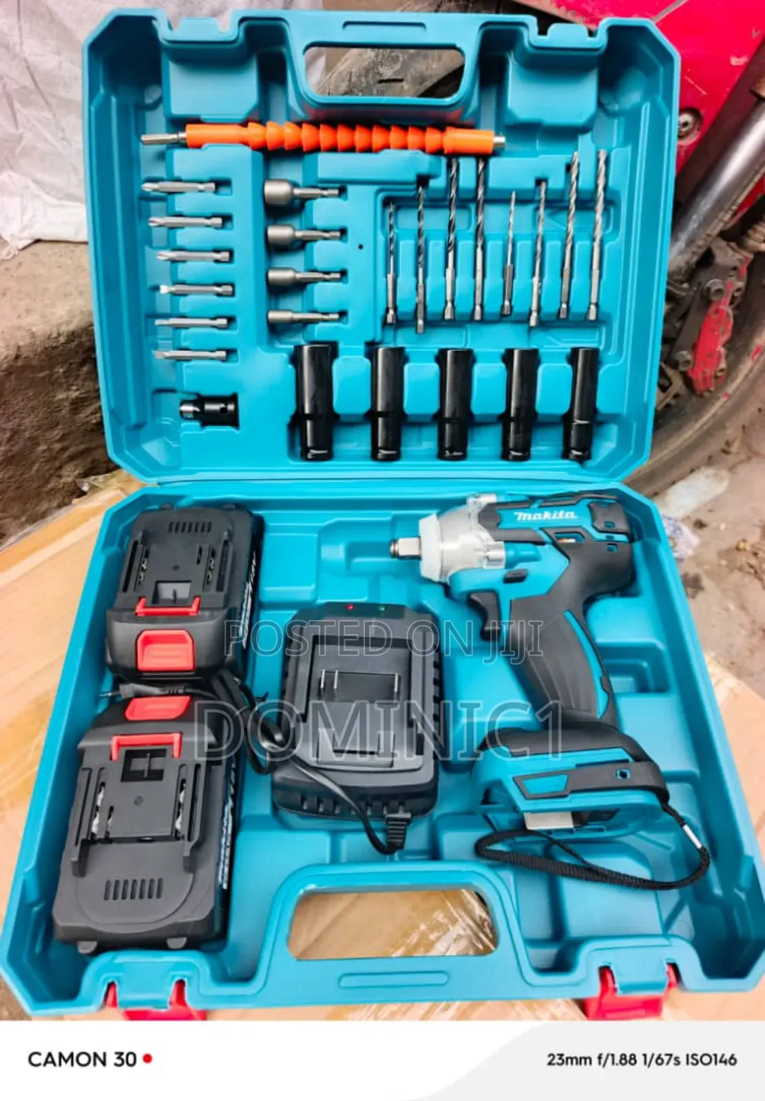 Cordless Makita Impact Wrench Kit