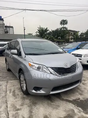 Toyota Sienna 2012 Gray