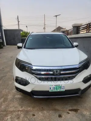Honda Pilot Touring AWD 2018 White