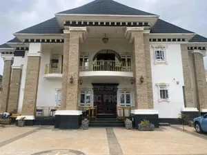 7bdrm Mansion in Katampe Extension for sale