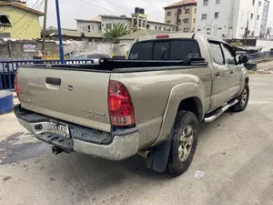 Toyota Tacoma 2007 Gold