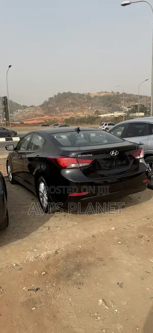 Hyundai Elantra Limited Sedan FWD (1.8L 4cyl 6A) 2016 Black