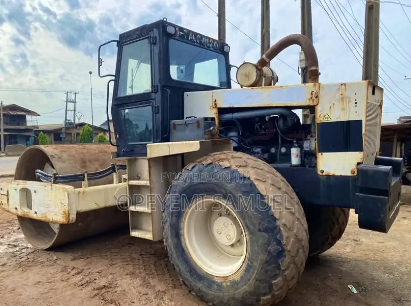 Roller Vibrator Compactor
