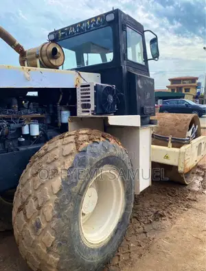 Roller Vibrator Compactor