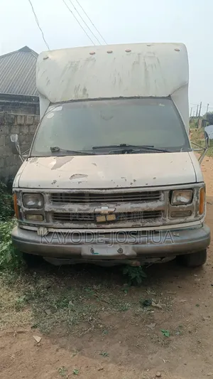 Chevrolet Truck 2000 White for Sale