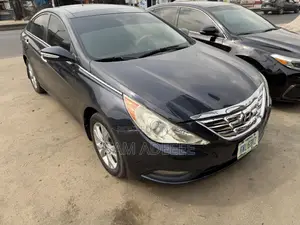 Hyundai Sonata Limited Sedan FWD (2.4L 4cyl 6A) 2013 Blue
