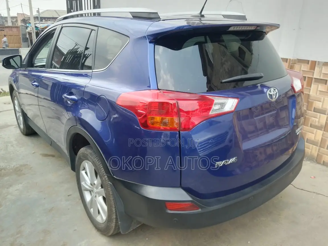 Toyota RAV4 2014 Blue