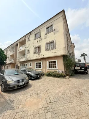 3bdrm Apartment in Adeniyi Jones Ikeja for sale