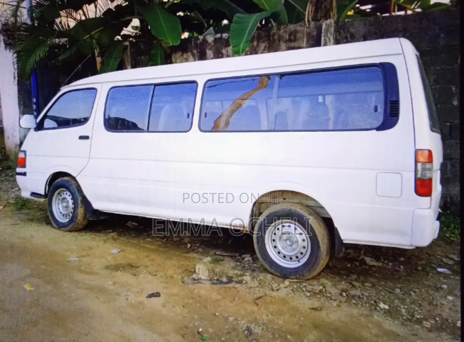 Toyota HiAce 2004 White